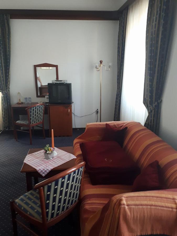 Hotel Mance Brod na Kupi ภายนอก รูปภาพ